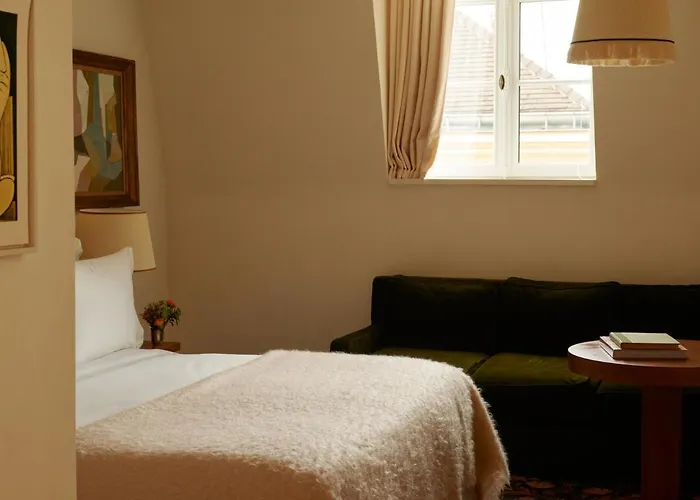 Hotel Chateau Voltaire 5*