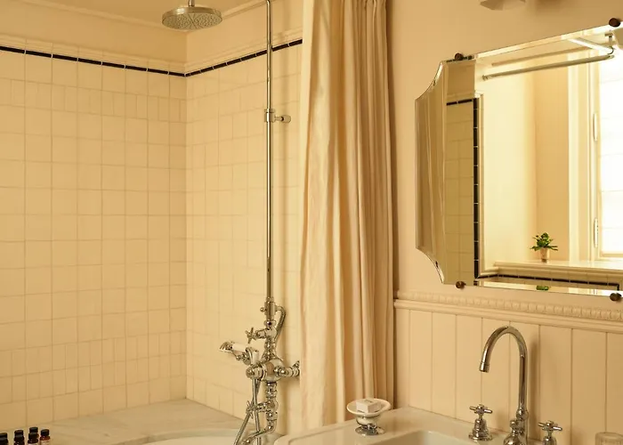 Hotel Chateau Voltaire 5*