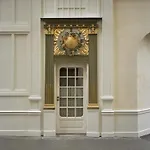 Chateau Voltaire Otel Paris