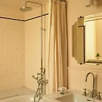 Otel Chateau Voltaire 5*
