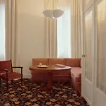 Chateau Voltaire 5* Paris