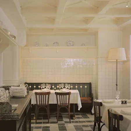 Chateau Voltaire Hotel