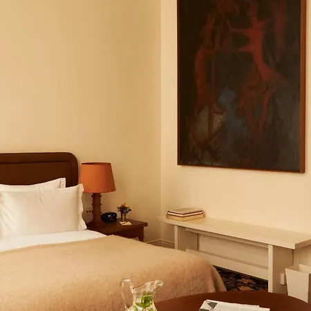 Chateau Voltaire 5* Paris