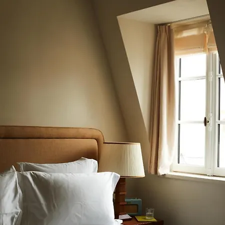 Chateau Voltaire Hotell Paris