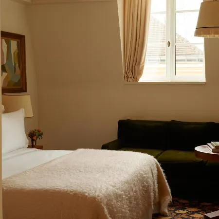 מלון Chateau Voltaire 5*