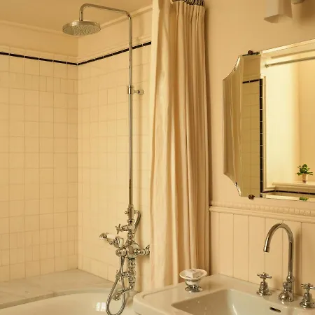 Hotel Chateau Voltaire 5*
