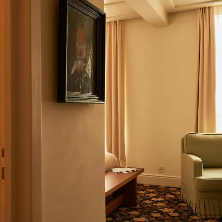 Chateau Voltaire Hotell Paris
