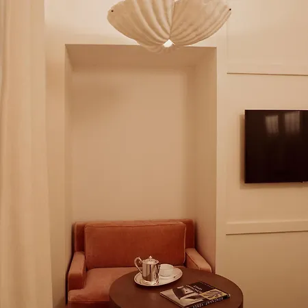 Hotel Chateau Voltaire 5*