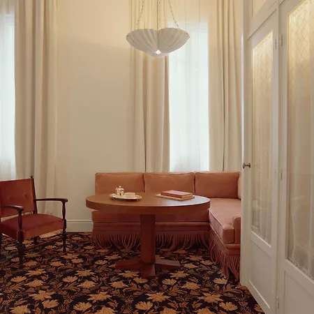 Chateau Voltaire 5* 파리
