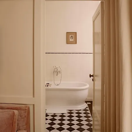 Chateau Voltaire 5* Paryż