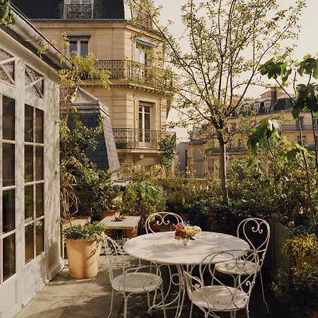 Château Voltaire Hotel 5*