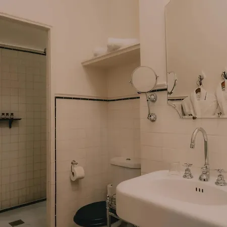 Hotell Chateau Voltaire Paris