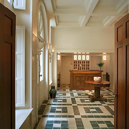 Chateau Voltaire Hotell Paris