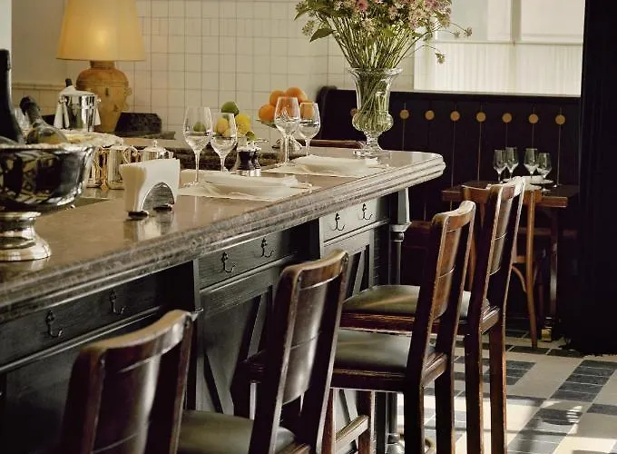 Chateau Voltaire Hotel 5*