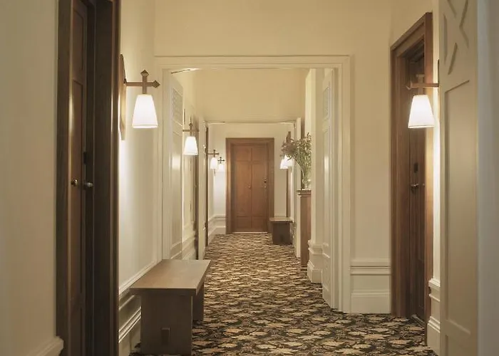 Chateau Voltaire Hotel Parijs