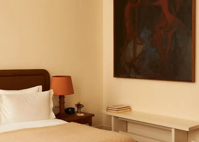 Chateau Voltaire 5* Paris