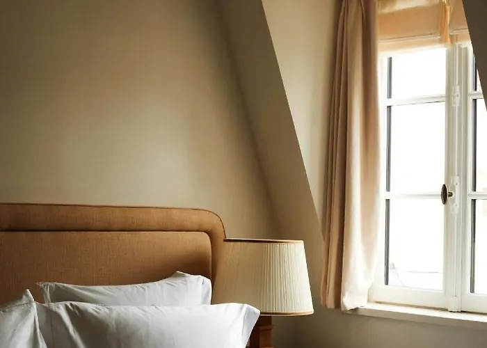 Chateau Voltaire Hotel Paris