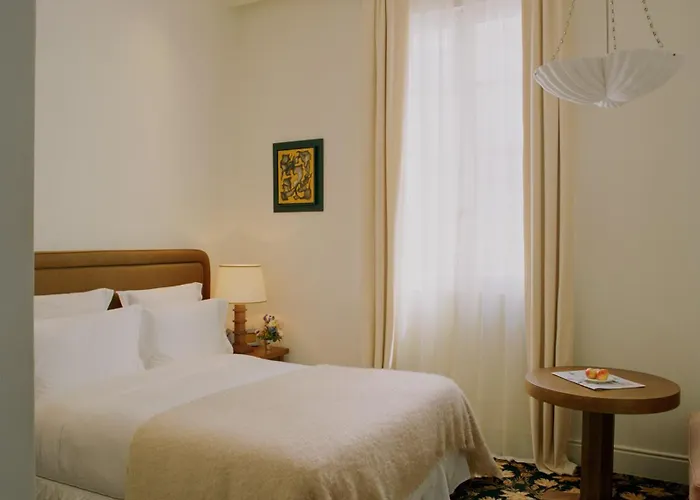 Chateau Voltaire Paris