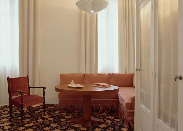 Chateau Voltaire 5* Paris