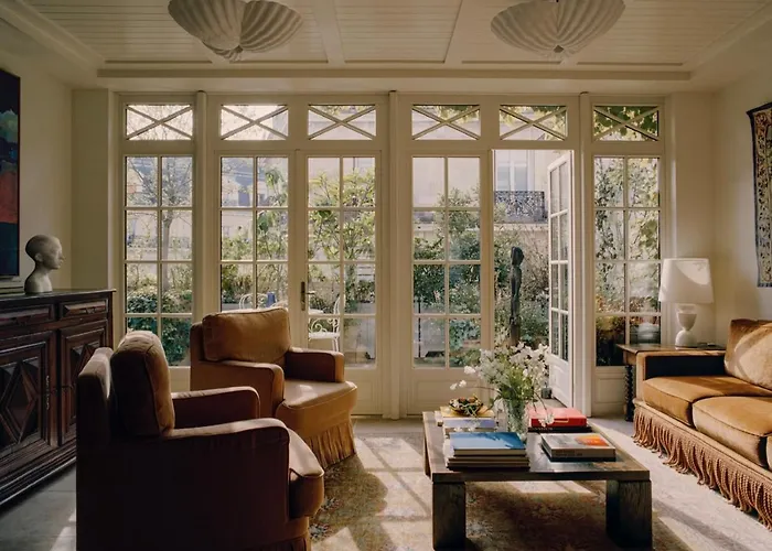 Chateau Voltaire Paris