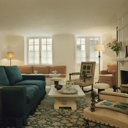 Chateau Voltaire Otel Paris