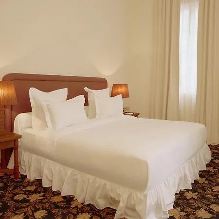 Chateau Voltaire Otel