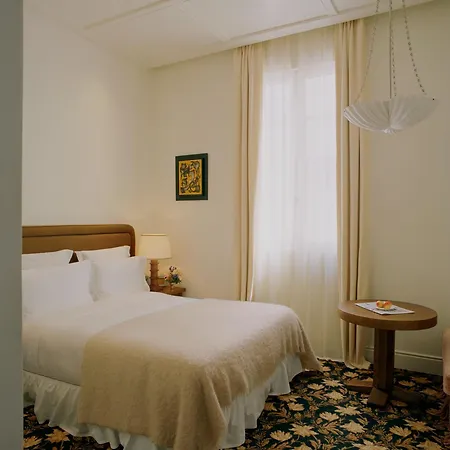 Chateau Voltaire Paris