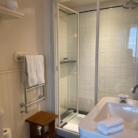 Otel Chateau Voltaire Paris