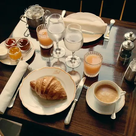 Otel Chateau Voltaire Paris