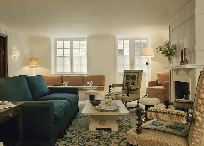 Château Voltaire Hotel Paris