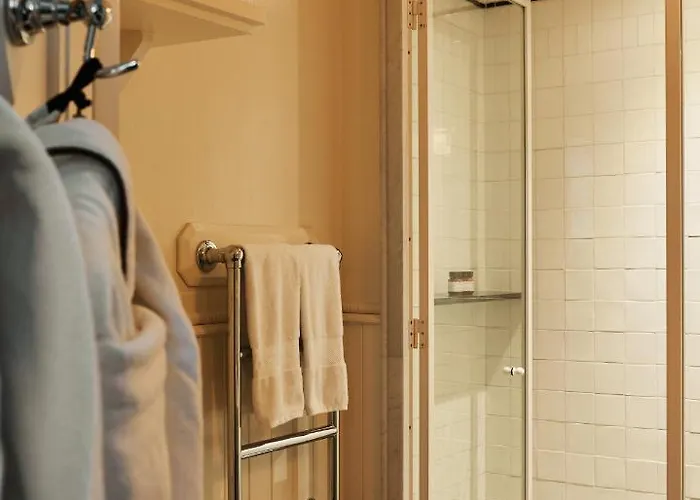 Hotel Château Voltaire Paris