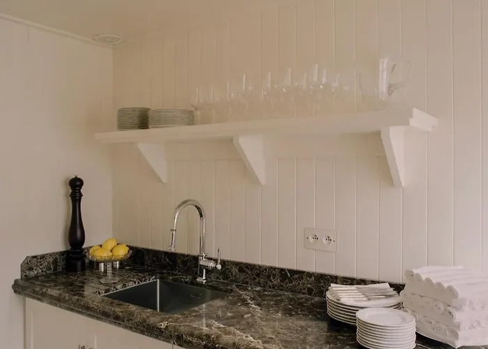 Château Voltaire Hotel