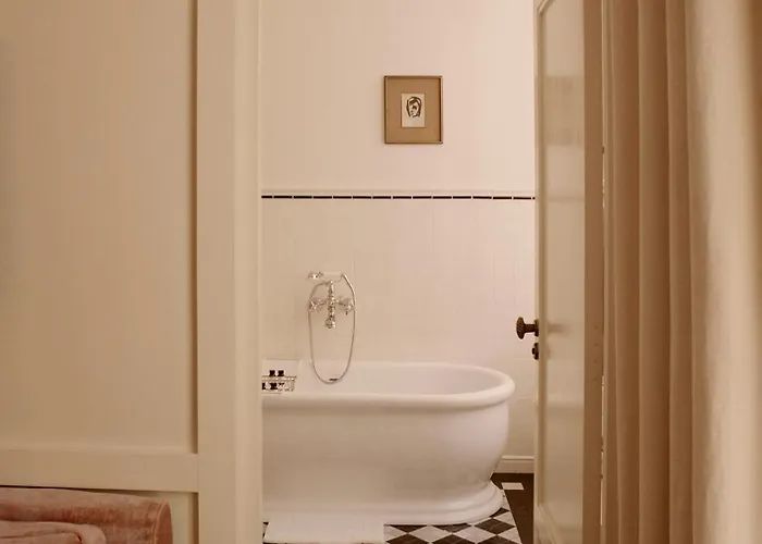 Château Voltaire 5* Paris